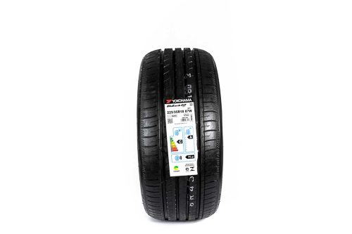 Pneu Yokohama Bluearth GT AE51 225/35 R18 87W